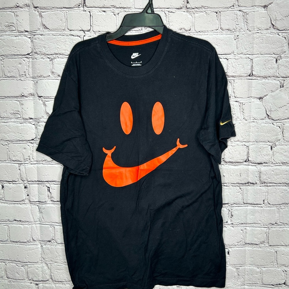 Nike Smiley Face Graphic